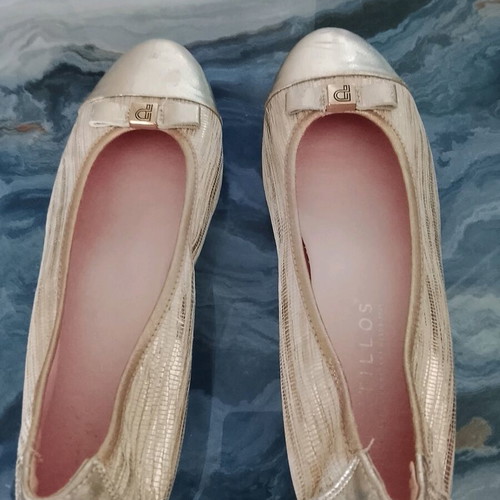 Pitillos ballerinas used, gold color, size 39