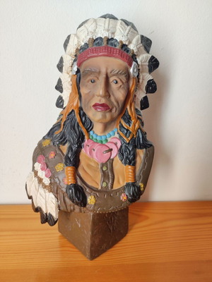 Vintage Native American Chief Bust Statue used, decorative figure