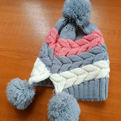 Knitted hat like new