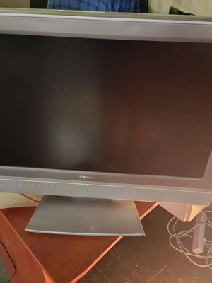 Τηλεόραση Toshiba 32 ίντσες μεταχειρισμένη με κουμπιά πάνω