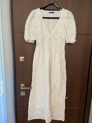 Λευκό Zara φόρεμα κιπουρ