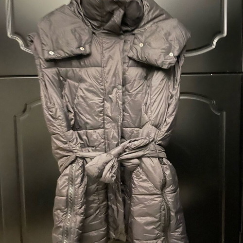 Zara puffer jacket used with belt, black