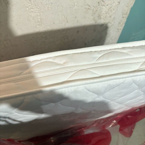 Cot mattress like new with removable washable cover 60x120