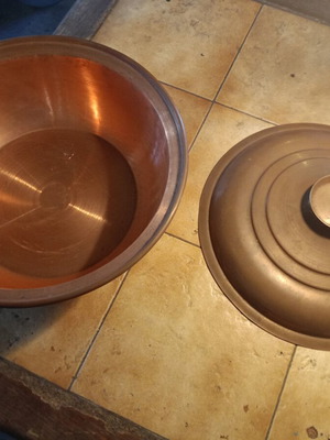 Παραδοσιακό χάλκινο μαγειρικό σκεύος αχρησιμοποίητο από προίκα