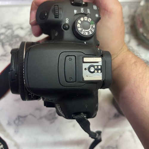 Canon 700D used with two lenses 18-55 and 24mm, two batteries