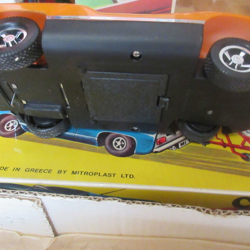 Porsche trailer and battery-operated boat from the 70s, new in box