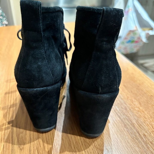 Zinda black suede wedge ankle boots size 38 like new