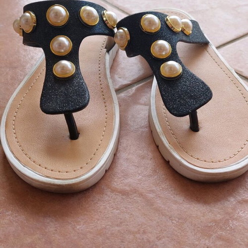 Slippers-sandals with studs like new, size 39, black and white