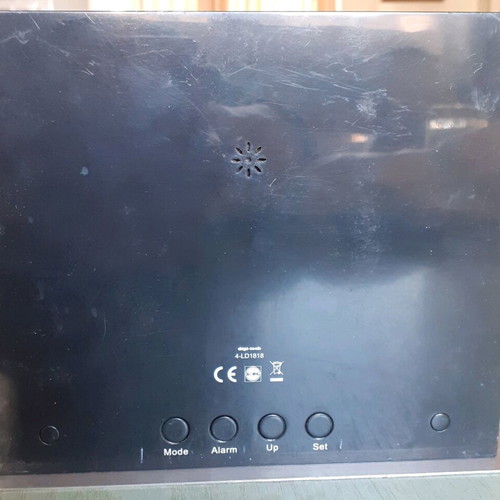 Magnetic photo frame used for 10×15 cm photo with time and temperature display