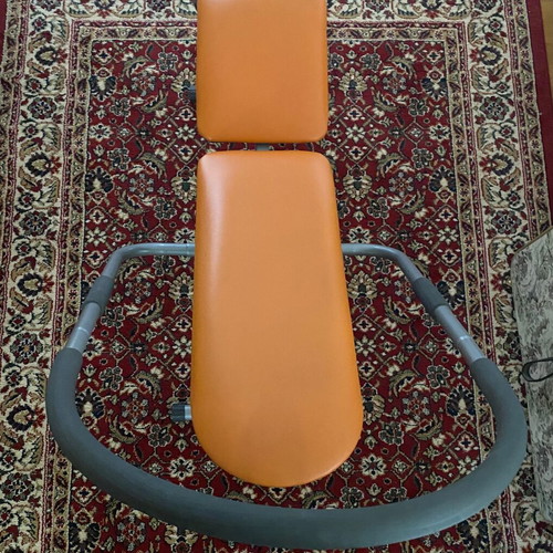 Abdominal workout bench like new with seat