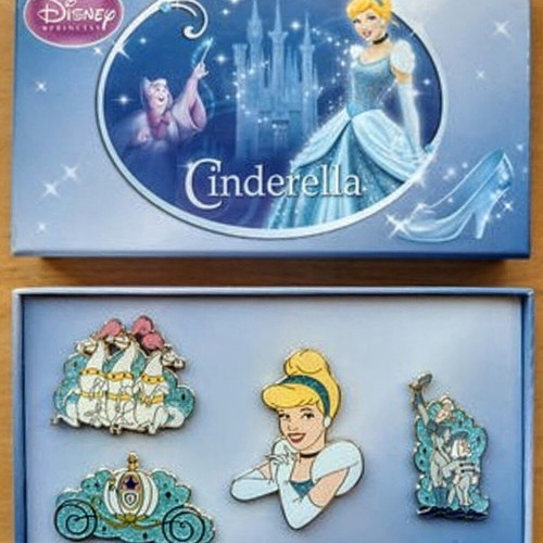 Cinderella Disney Limited Edition Pin Set New 150 Pieces