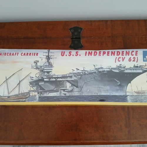 Italeri Aircraft Carrier U.S.S. Independence Model Scale 1/720 New