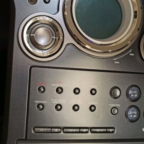 Sony CHC-CL3 sound system used with 3 CD changer and 2x100 Watt