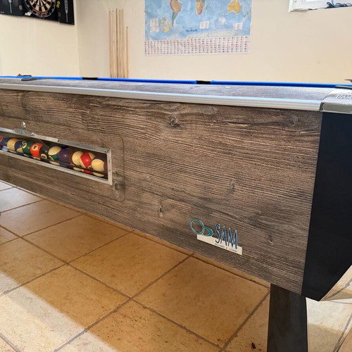 Magno 7ft coin operated billiard table like new