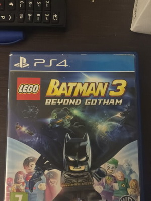 Batman 3 Beyond Gotham PlayStation 4 like new fully functional