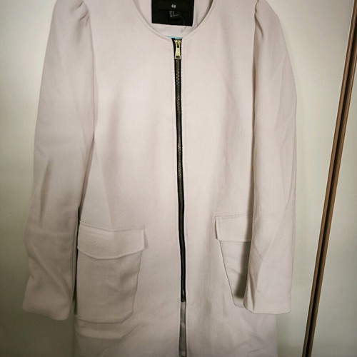 H&M pink thin coat used with pockets and zipper