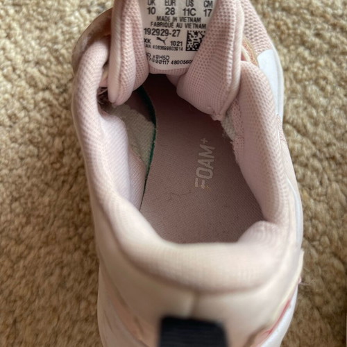 Puma Flyer Runner athletic shoes used, pink with white details, size 28