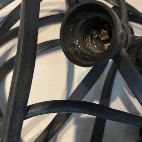 Outdoor lighting cable with 20 lamp sockets like new