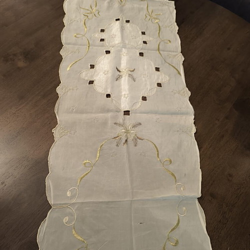 Table Runner with Gold Design like new