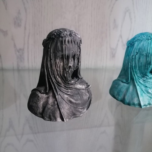 Sculptures set of 3 new, made of plaster and acrylics