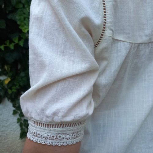 Cotton blouse like new with embroidery and lace, sizes S, M, beige and yellow
