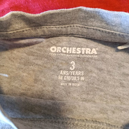 Pack of 4 t-shirts and jacket like new for 3 years old