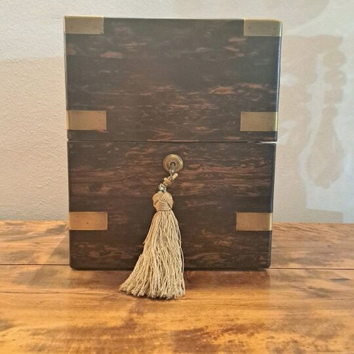 Authentic Edwardian Era Tantalus Collectible Set like new