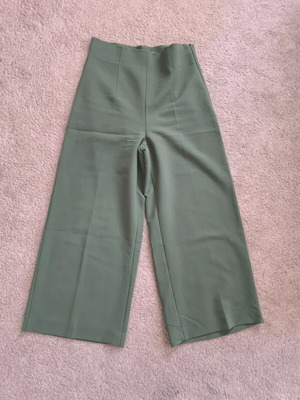 Zara Zip Culotte Pants used, green, size M