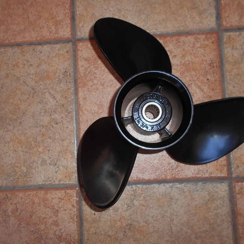OMC stainless steel boat engine propeller black new, 19" pitch
