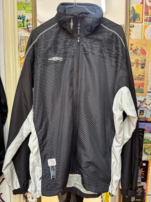 Umbro windbreaker like new, size L