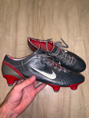 Nike Mercurial 2002 σαν καινούργιο, ποδοσφαιρικά παπούτσια γκρι μέγεθος 44