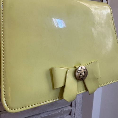 Darling patent leather shoulder bag used, yellow with chain