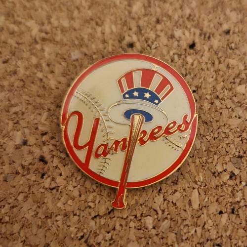 Baseball pin like new