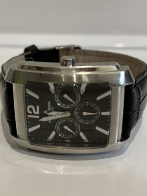 Jacques Lemans men's wristwatch with black leather strap