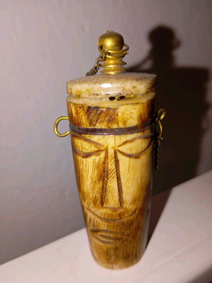 Αντίκα αφρικανικό αγαλματίδιο από οστέινο υλικό μεταχειρισμένο, εθνο στυλ