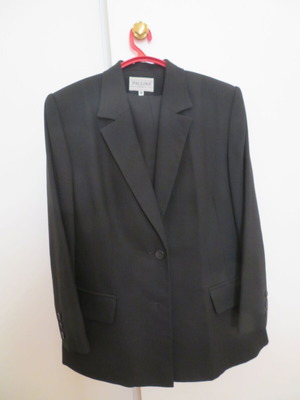 Women's suit new, black, wool, Italian made