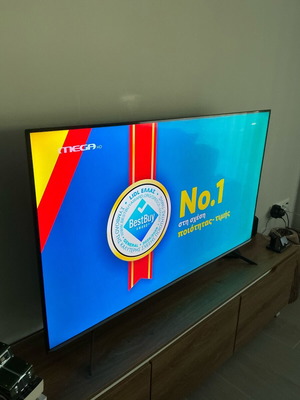 Hisense Smart 4K Ultra HD QLED 55-inch TV like new