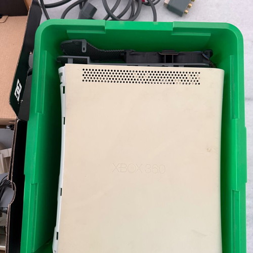 Xbox 360 used open for parts with 500GB