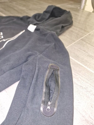 Nike Tech Fleece black hoodie like new, size Large kids