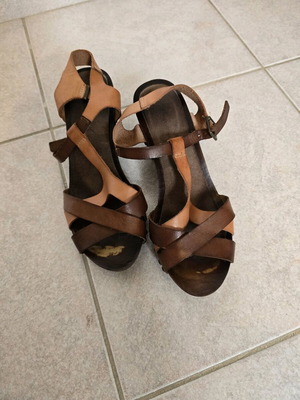 Women's sandals used N37 brown