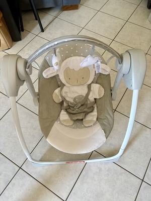 Ingenuity Comfort 2 Go baby bouncer with music and timer