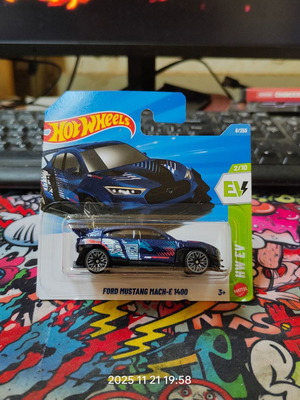 Hot Wheels Ford Mustang Mach-E 1400 new