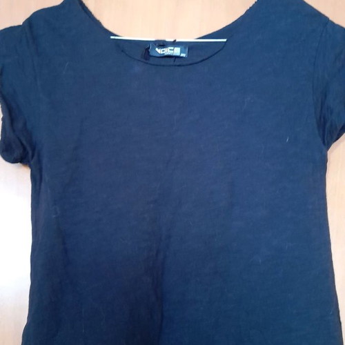 T shirt black with asymmetric cut like new, size medium