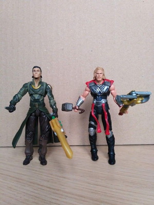 Тор и Локи (2 фигури), Marvel/Hasbro, в отлично състояние, пакет 18€