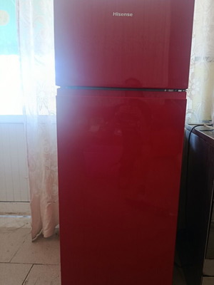 Hisense κόκκινο διπορτο ψυγείο, σαν καινούργιο