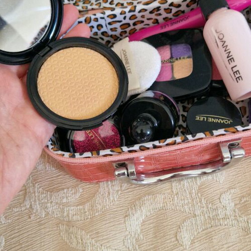 Plastic make up for kids used, many pieces