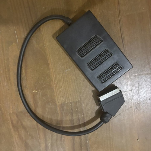 Scart splitter 3-port used, ideal for retro consoles