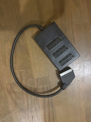 Scart splitter 3-port used, ideal for retro consoles