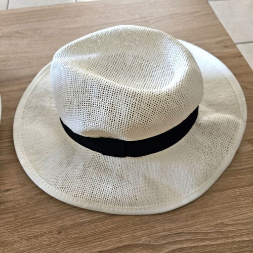 Summer hat ivory color with black band size S new