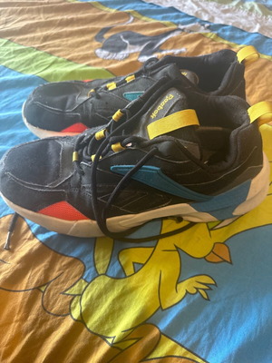 Reebok athletic shoes like new, size 44.5, black